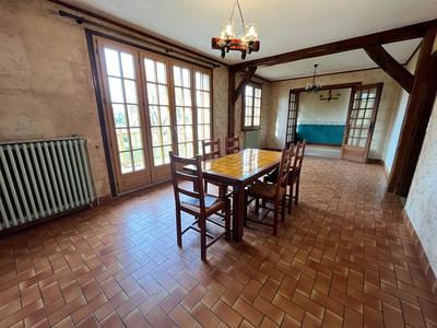 Maison - 90 m² - 6 pièces