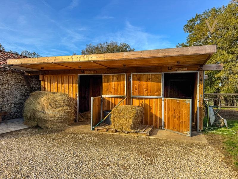 Haras - 250 m² - 6 pièces
