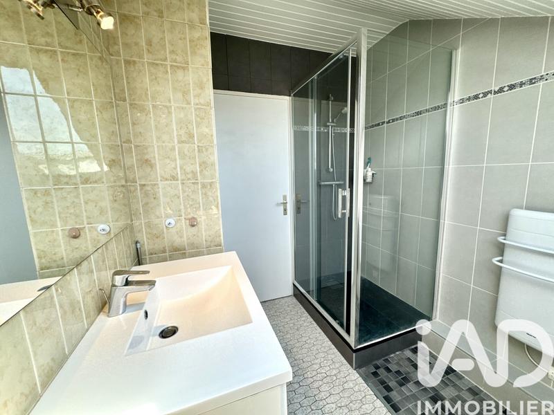 Maison - 201 m² - 7 pièces