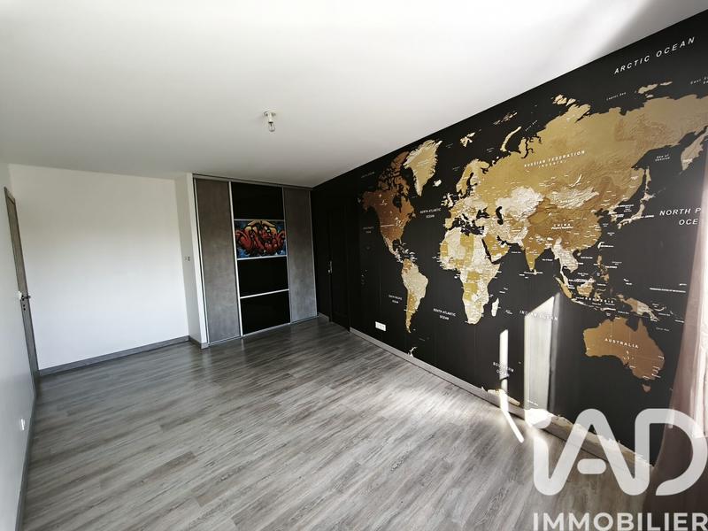 Maison - 223 m² - 7 pièces