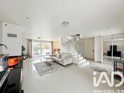 Maison - 270 m² - 8 pièces