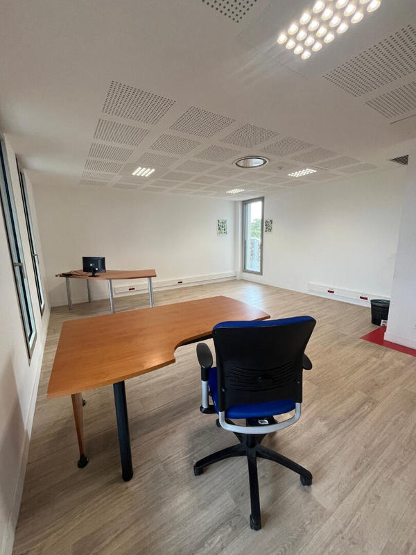 Bureau - 97 m² - 5 pièces