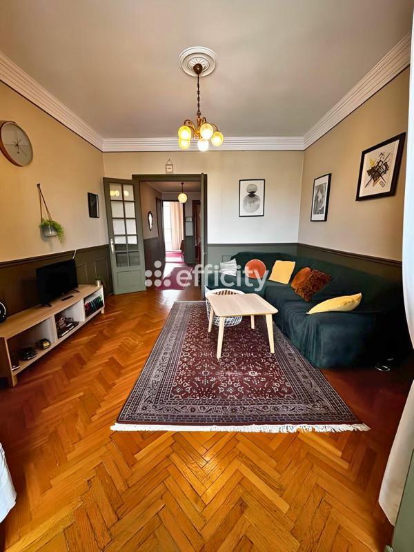 Appartement - 90 m² - 4 pièces