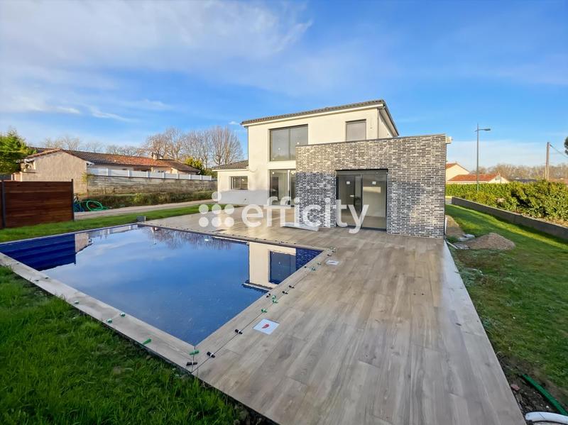 Maison - 150 m² - 4 pièces