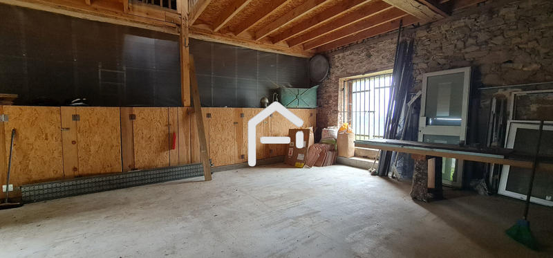 Maison - 240 m² - 6 pièces