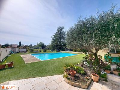 Maison - 185 m² - 6 pièces