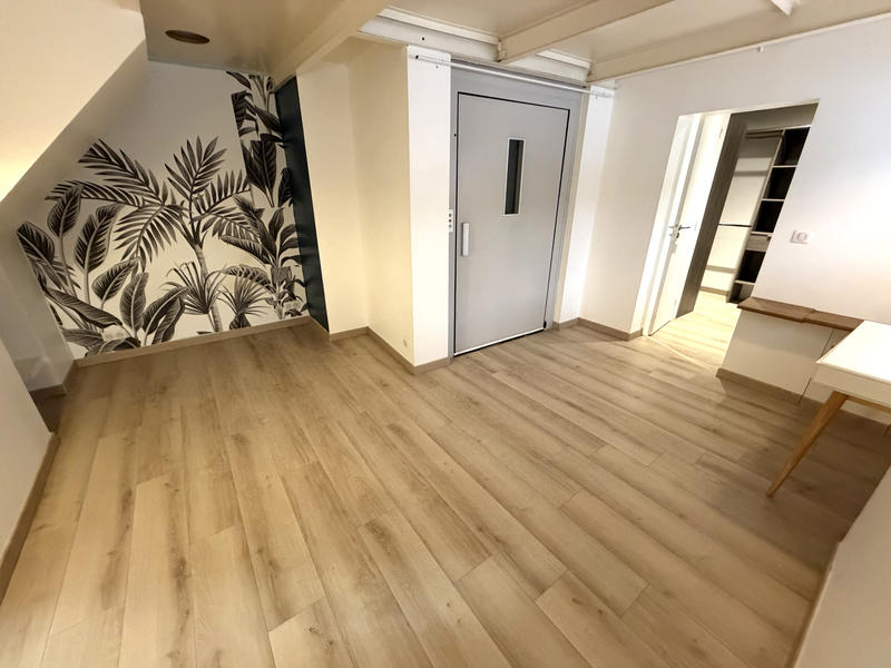 Appartement - 176 m² - 5 pièces