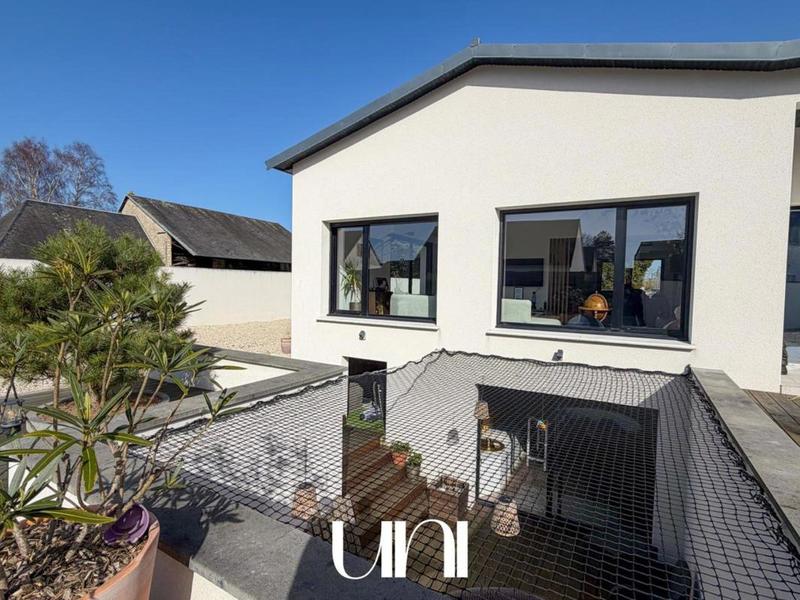 Maison - 222 m² - 6 pièces