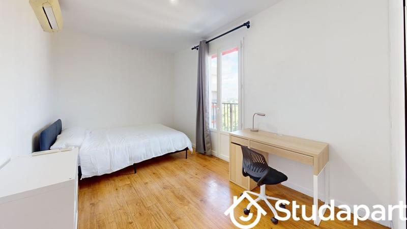 Chambre - 74 m² - 1 pièce