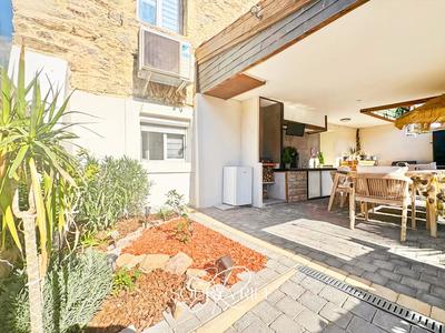 Maison - 200 m² - 7 pièces