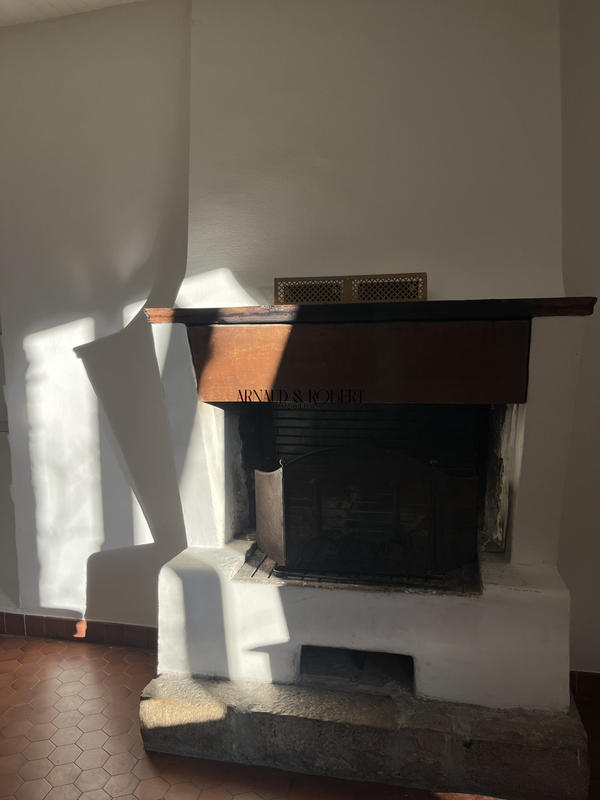 Maison - 250 m² - 11 pièces