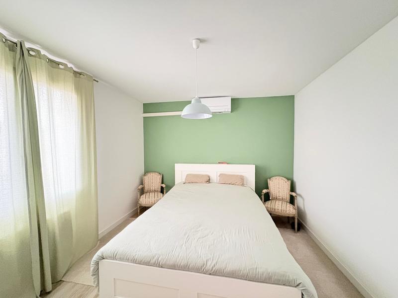 Demeure - 220 m² - 5 pièces