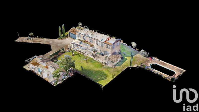 Maison - 280 m² - 10 pièces