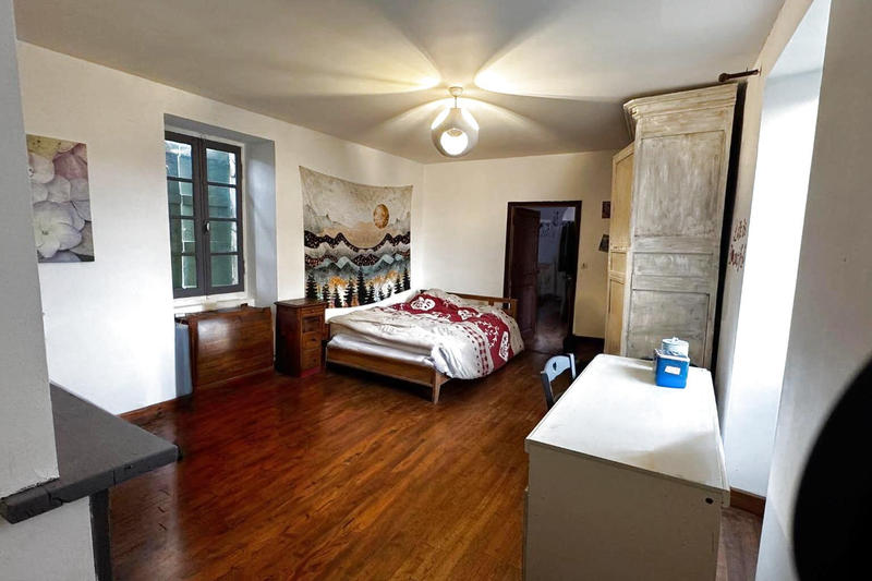 Maison - 198 m² - 8 pièces