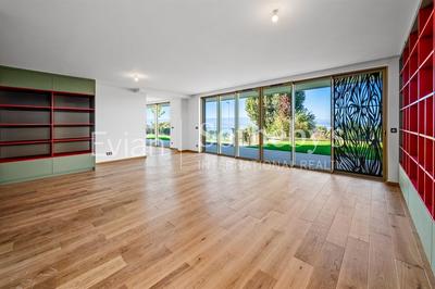 Appartement - 282 m² - 6 pièces