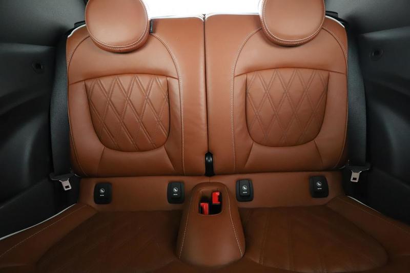 Mini Cabrio Mini Cabriolet Cooper d Finition Exquisite Bv6 116 ch