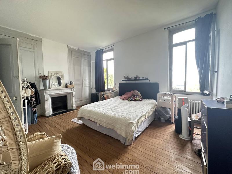 Maison - 214 m² - 9 pièces