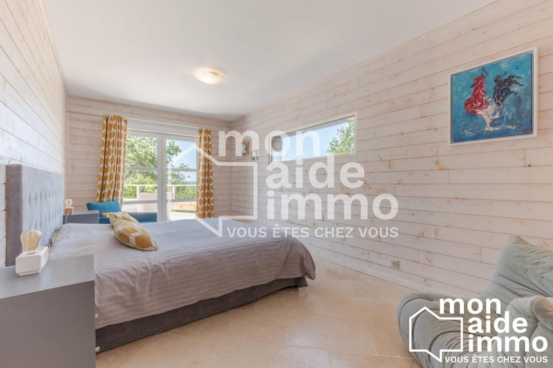 Maison contemporaine - 227 m² - 7 pièces