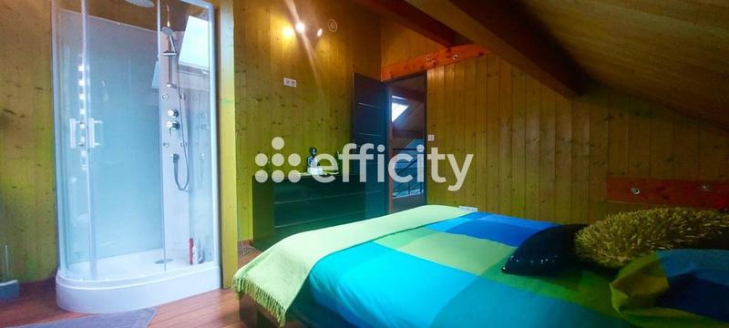 Maison - 213 m² - 9 pièces