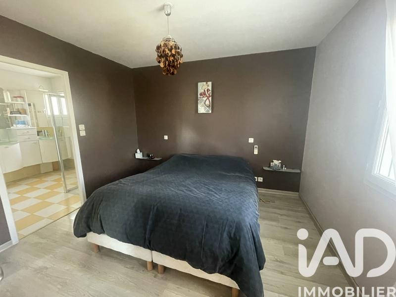 Maison - 220 m² - 5 pièces