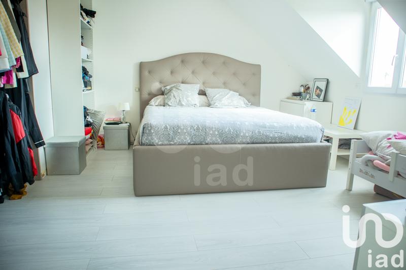 Maison - 210 m² - 8 pièces