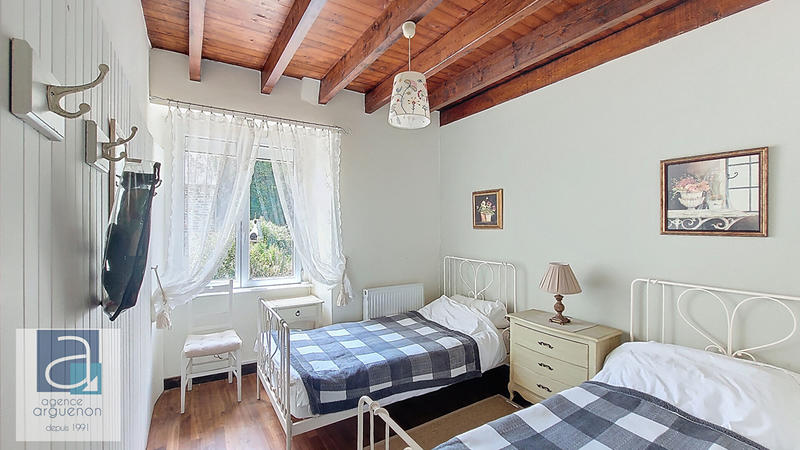 Maison - 224 m² - 7 pièces