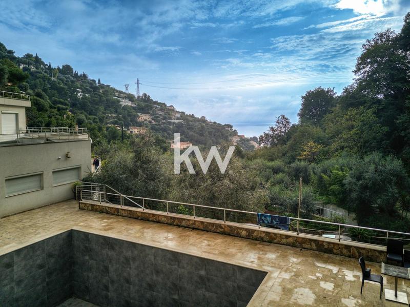 Maison - 404 m² - 10 pièces