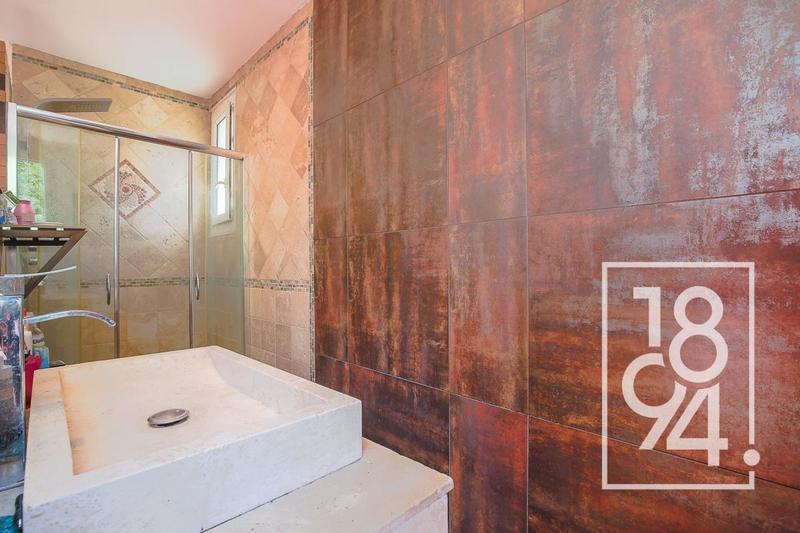 Villa - 223 m² - 5 pièces