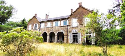 Château - 457 m² - 15 pièces