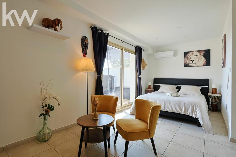 Maison contemporaine - 239 m² - 8 pièces