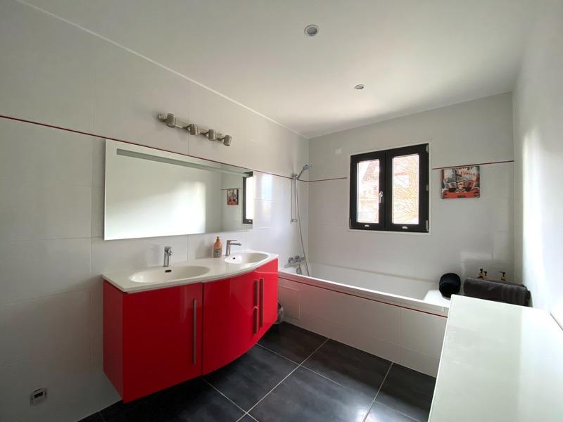 Maison - 225 m² - 8 pièces