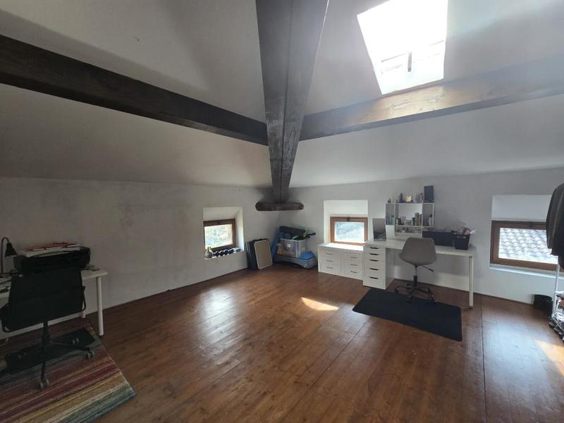 Maison - 121 m² - 9 pièces