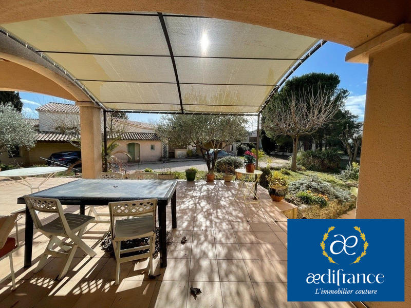 Maison traditionnelle - 231 m² - 9 pièces