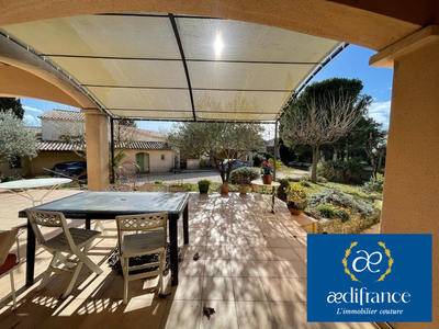 Maison traditionnelle - 231 m² - 9 pièces