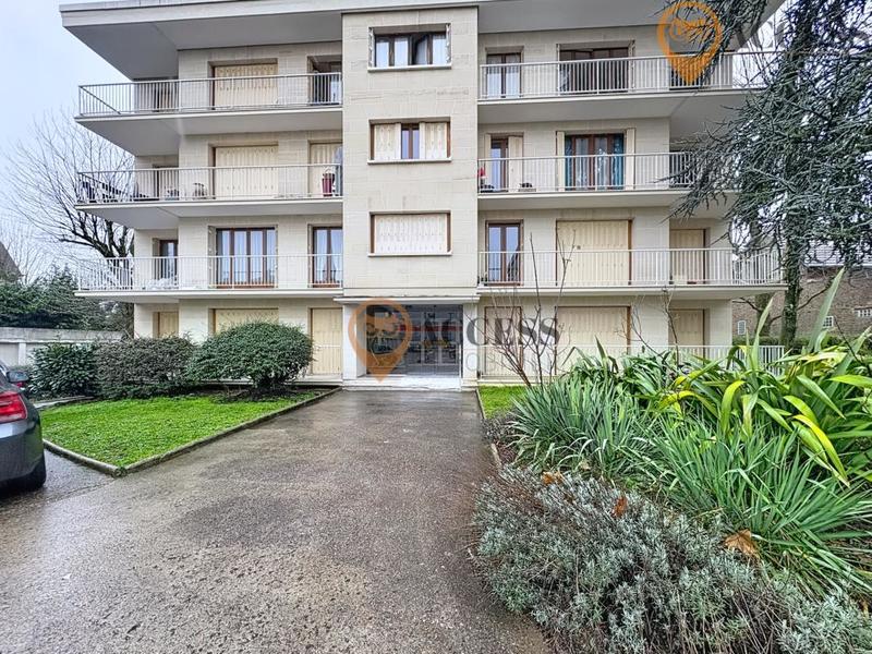 Studio - 25 m² - 1 pièce