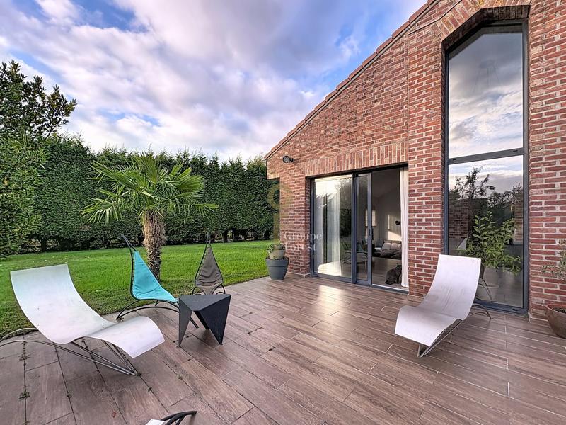 Maison - 183 m² - 12 pièces