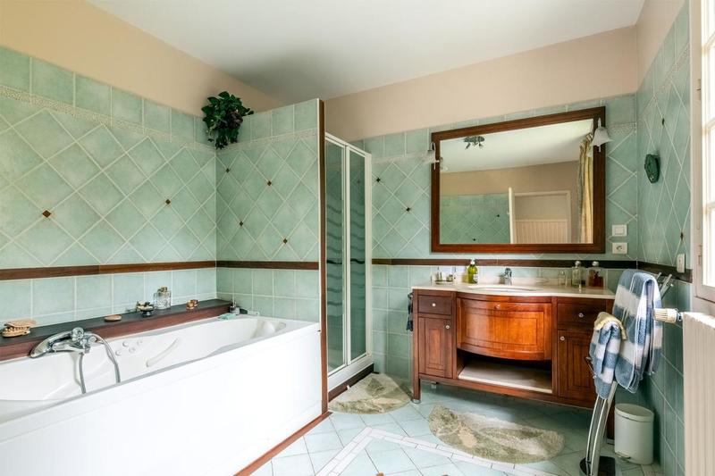 Maison - 307 m² - 11 pièces