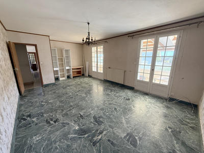 Maison - 264 m² - 15 pièces