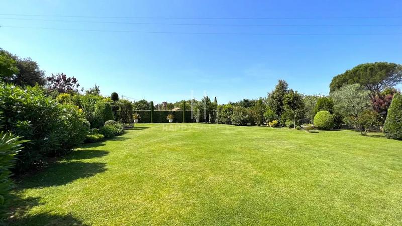 Maison - 205 m² - 7 pièces