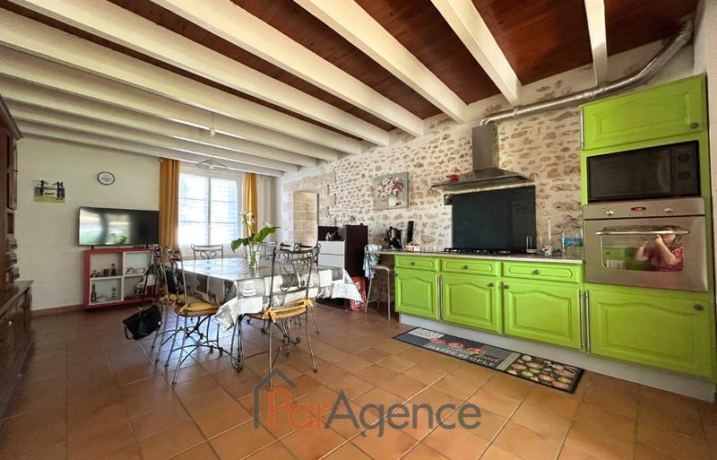 Maison - 247 m² - 9 pièces