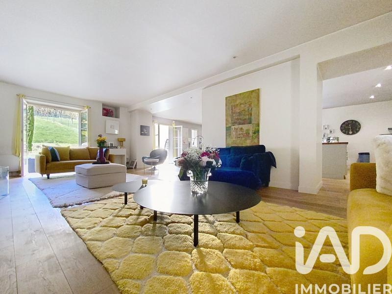 Maison - 179 m² - 8 pièces