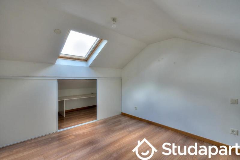 Chambre - 10 m² - 1 pièce