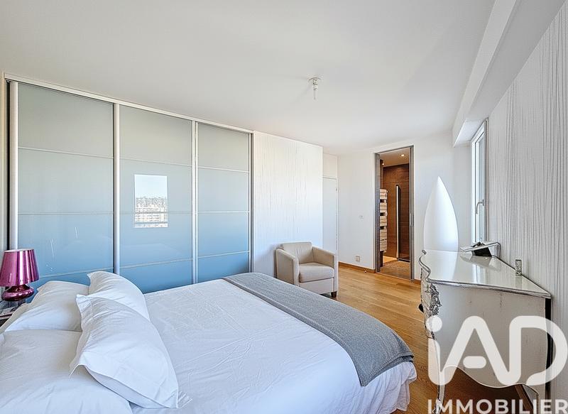 Duplex - 198 m² - 7 pièces