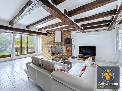 Maison - 300 m² - 10 pièces