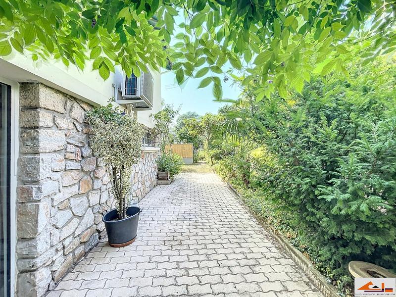 Maison - 168 m² - 7 pièces