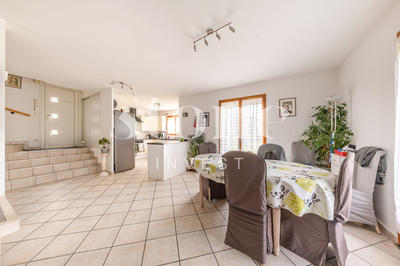 Maison - 271 m² - 6 pièces