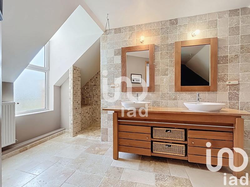 Maison - 169 m² - 9 pièces