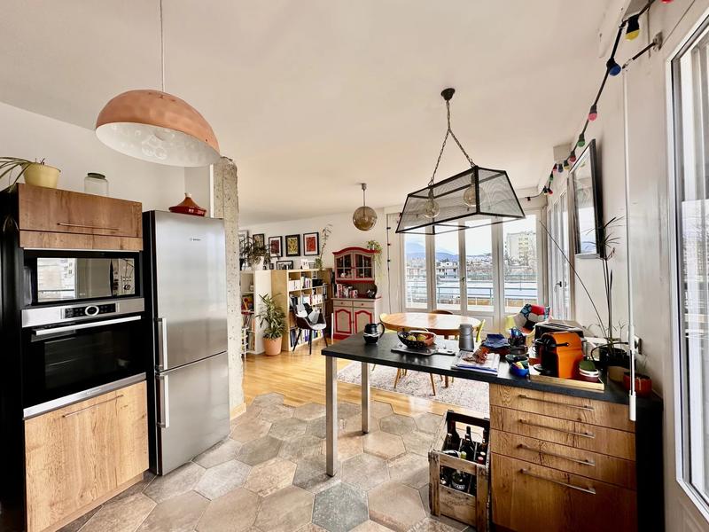 Appartement - 110 m² - 5 pièces