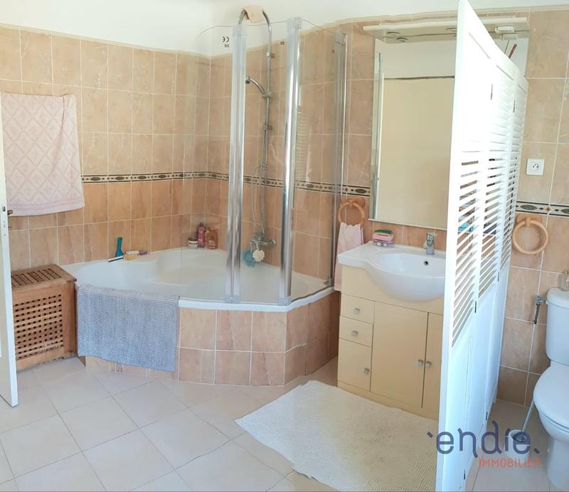 Maison - 197 m² - 7 pièces