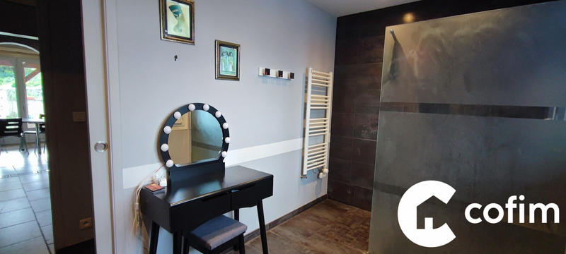 Maison traditionnelle - 170 m² - 6 pièces